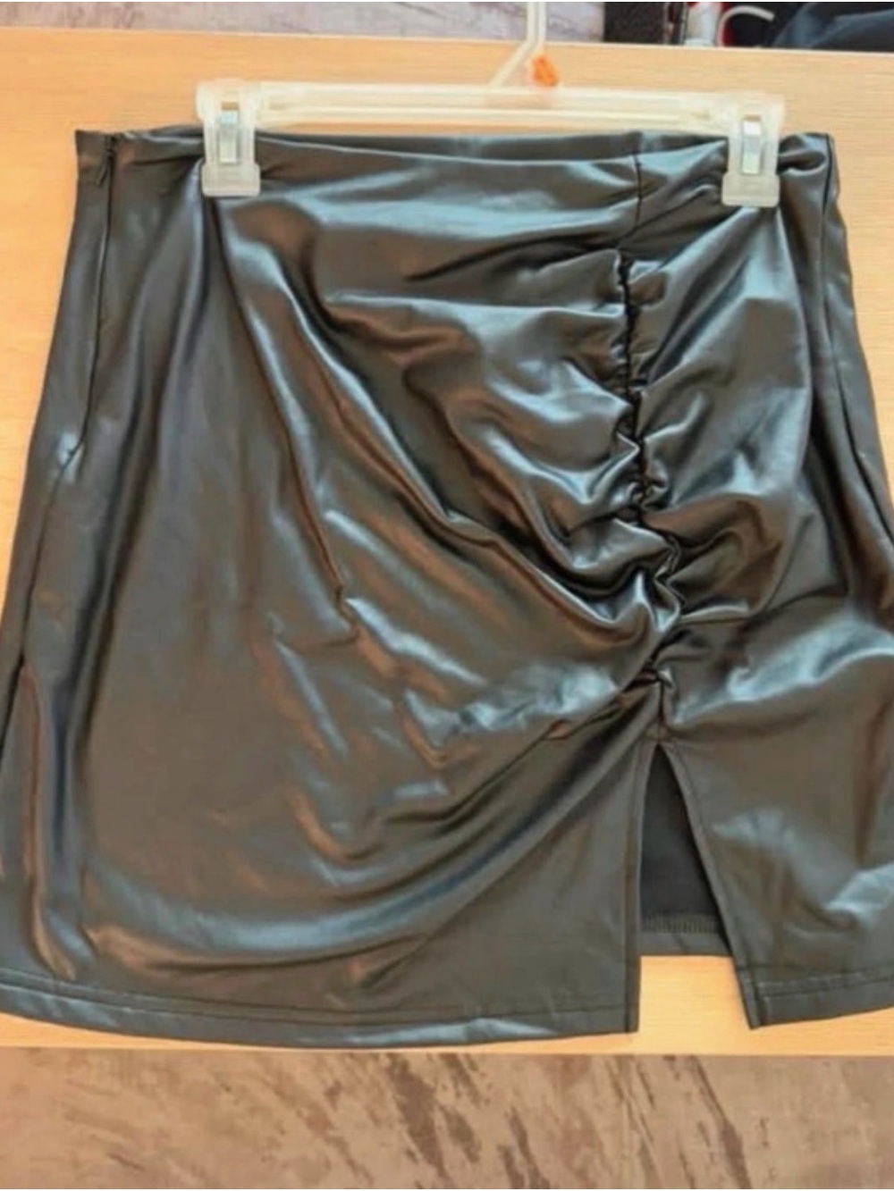 SHEIN Black Faux Leather Ruched Mini Skirt with Front Slit